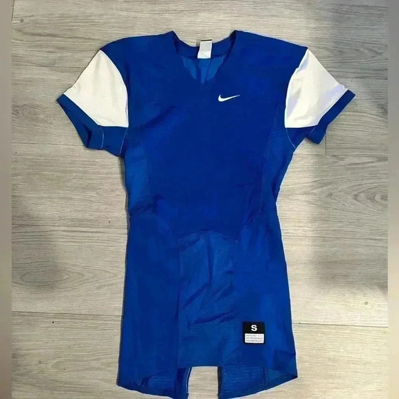 Nike football jersey NWOT - Picture 1 of 5
